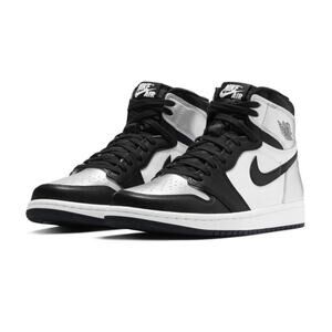 Nike Jordan 1 Retro High OG in Silver Toe Sneakers - 8.5